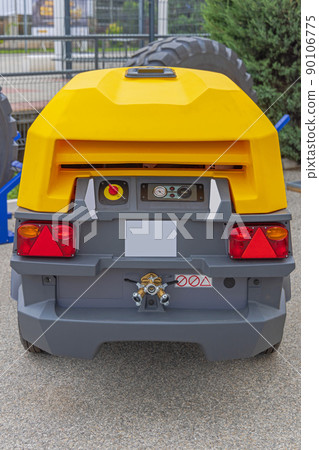Compact Portable Air Compressor Compact Portable Air Compressor 90106775