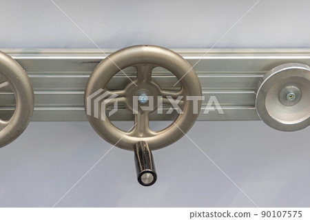 Cast Iron Hand Wheel Cast Iron Hand Wheel 90107575