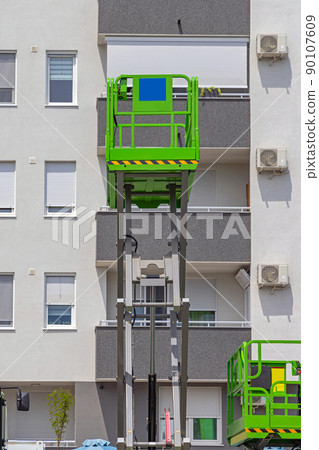 Scissor Lift Platform 90107609