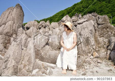 初夏時在北海道瀨田為女人拍照 90107863
