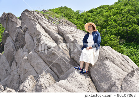 初夏時在北海道瀨田為女人拍照 90107868