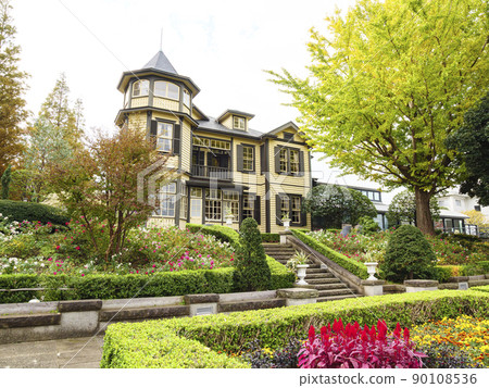 Late autumn (autumn leaves) at the Western Pavilion in Yamate, Yokohama, Kanagawa, with an exotic atmosphere 90108536