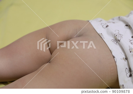 toddler buttocks 90109878