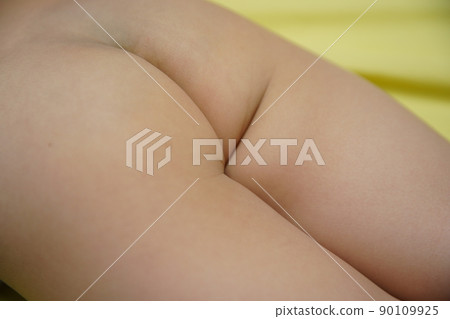 toddler buttocks 90109925