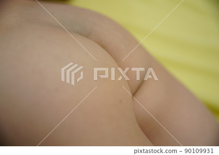 toddler buttocks 90109931