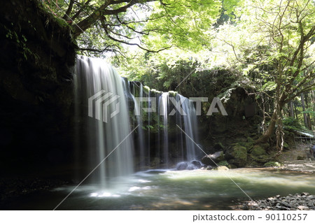 Nabegataki Falls [Oguni Town, Aso District, Kumamoto Prefecture] 90110257