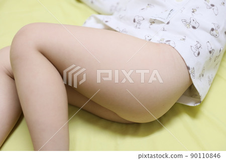 幼兒臀部 幼兒臀部 90110846