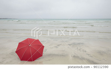 Emerald sea light, sandy red umbrella Emerald sea light, sandy red umbrella 90112390