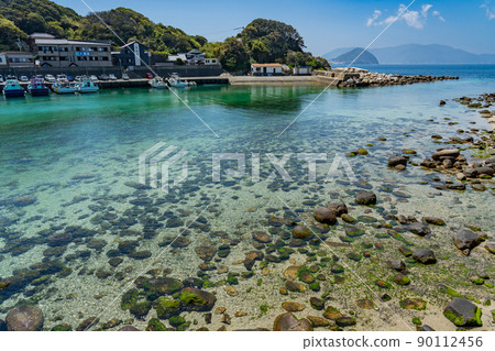 Otsuki Town, Kochi Prefecture A cove on Kashiwajima at the tip of Shikoku where the blue sea is transparent Otsuki Town, Kochi Prefecture A cove on Kashiwajima at the tip of Shikoku where the blue sea is transparent 90112456