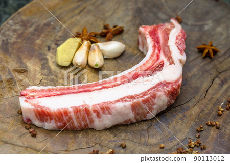 Pork ribs, star anise, star anise, etc. Pork ribs, star anise, star anise, etc. 90113012