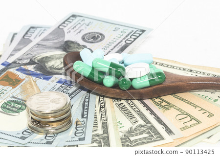 Glue, capsules, capsules, Yomikinwa coins, pills, health insurance, health insurance concept 90113425