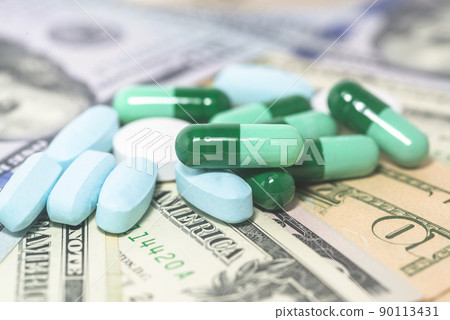 膠水、膠囊、膠囊、讀金輪硬幣、藥丸、健康保險、健康保險概念 90113431