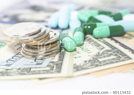 膠水、膠囊、膠囊、讀金輪硬幣、藥丸、健康保險、健康保險概念 膠水、膠囊、膠囊、讀金輪硬幣、藥丸、健康保險、健康保險概念 90113432