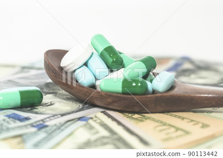 Glue, capsules, capsules, Yomikinwa coins, pills, health insurance, health insurance concept 90113442