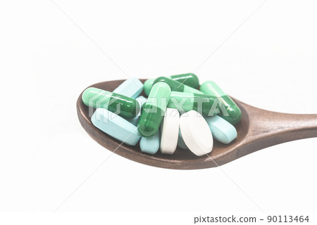 壹木勺藥品放在白色背景上 90113464