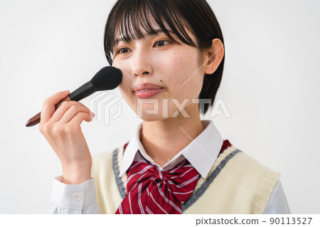 High school girls wearing makeup 90113527