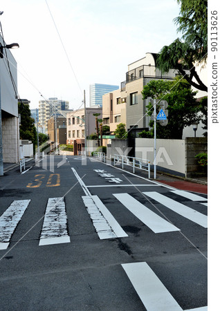 Scenery of a quiet luxury residential area around Shoto, Shibuya, Tokyo 90113626