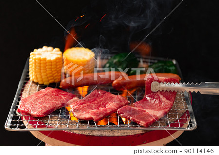 BBQ over charcoal 90114146