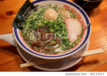 Delicious tonkotsu ramen that can be lined up 90114157