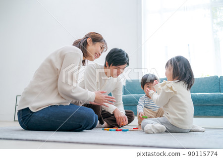 home, domestic, families 90115774