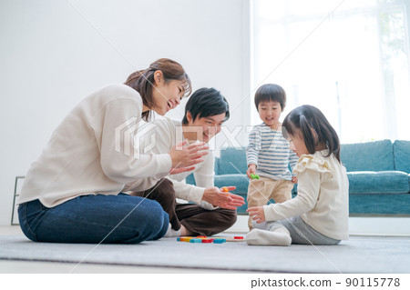 home, domestic, families 90115778