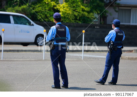 控制速度違規的警察 90117067