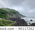 Cliff and the sea 90117262