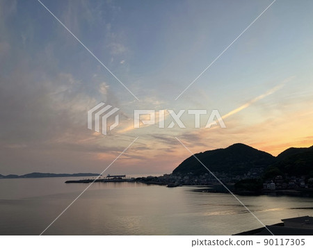 Landscape, sunset 90117305