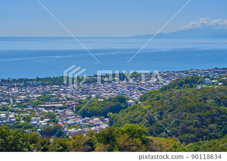 從神奈川縣平塚市的湘平平展望台眺望南側的大磯町 90118634