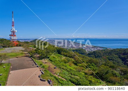 View the TV tower and the cityscape on the east side from the Shonandaira Observatory in Hiratsuka City, Kanagawa Prefecture View the TV tower and the cityscape on the east side from the Shonandaira Observatory in Hiratsuka City, Kanagawa Prefecture 90118640