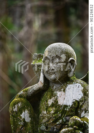 法尺山光善寺地藏菩薩像在正殿前樓梯左側 法尺山光善寺地藏菩薩像在正殿前樓梯左側 90126632