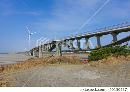Shiosai Bridge at the mouth of the Kikukawa River overlooking the Enshu Nada (Kakegawa City, Shizuoka Prefecture) Shiosai Bridge at the mouth of the Kikukawa River overlooking the Enshu Nada (Kakegawa City, Shizuoka Prefecture) 90130217