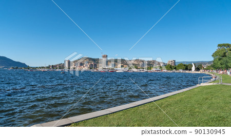 Waterfront walkway through the park in downtown of Kelowna 90130945