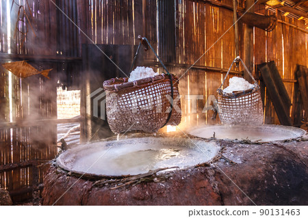 Boil salt, folk profession Old fashioned Boil salt, folk profession Old fashioned 90131463