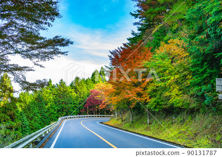 奧比叡車道的秋葉 比叡山延歷寺橫河停車場 90131787