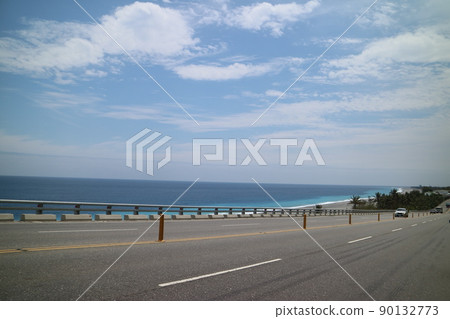 Hamakai public road scenery, indigo sky white cloud Hamakai public road scenery, indigo sky white cloud 90132773