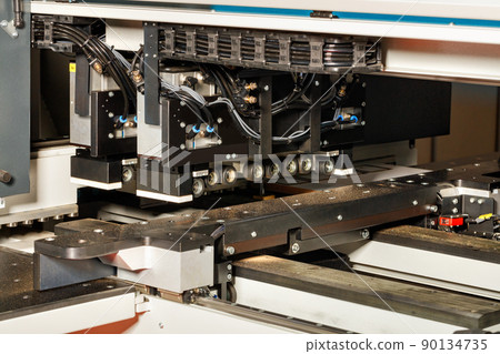 Electronic planer mechanism of an automatic woodworking machine. Electronic planer mechanism of an automatic woodworking machine. 90134735