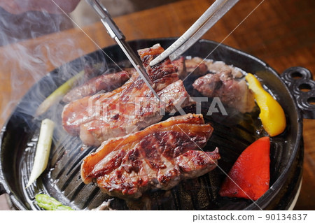 北海道特產，營養美味的羊排 90134837