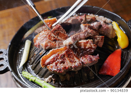 Hokkaido's specialty, grilled lamb meat with plenty of nutrition and deliciousness 90134839