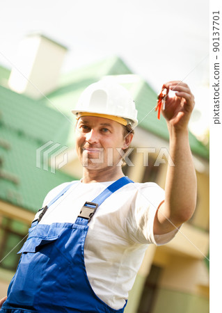 builder manager delivering the house 90137701