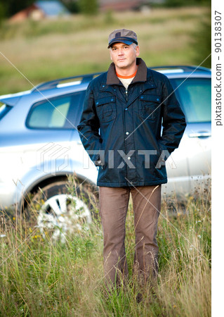 adult man and car as the background 90138307