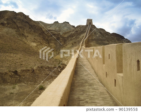 Xuanbi Great Wall, Xuanbi Great Wall, Jiayuguan City, Gansu Province, China Xuanbi Great Wall, Xuanbi Great Wall, Jiayuguan City, Gansu Province, China 90139558