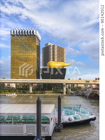 [Tokyo / Asakusa] Asahi Breweries Hall in Asakusa and Tokyo Cruise Ship's Himiko water bus. 90142012