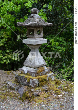 舊伊勢內久神社,冰室岳遙所山的石燈籠 舊伊勢內久神社,冰室岳遙所山的石燈籠 90143502