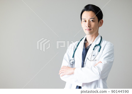 Male doctor 90144590