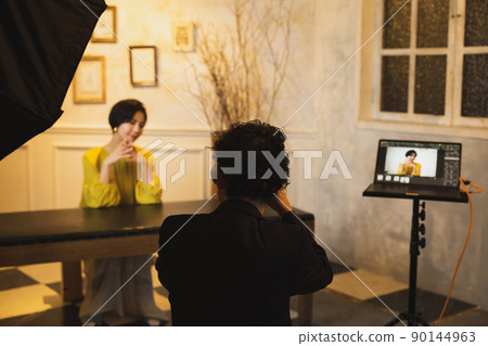 Shooting site cameraman model 90144963
