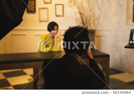 Shooting site cameraman model Shooting site cameraman model 90144964