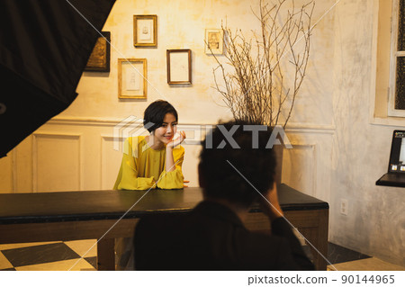 Shooting site cameraman model 90144965