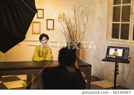 Shooting site cameraman model 90144967