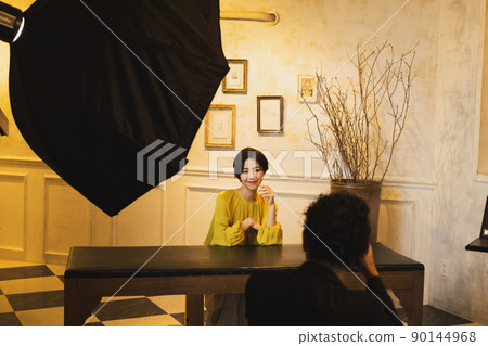 Shooting site cameraman model 90144968